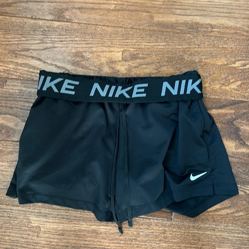 Nike shorts black
